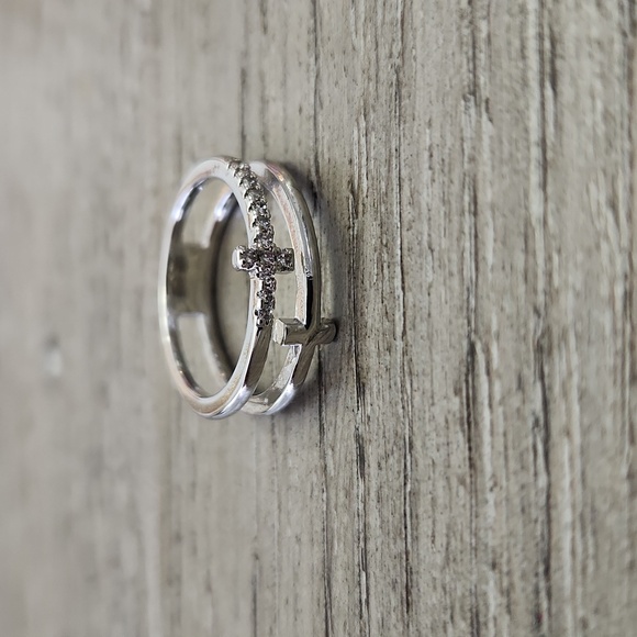NWT CROSSES SILVER PLATED ZIRCON RING - Picture 3 of 6